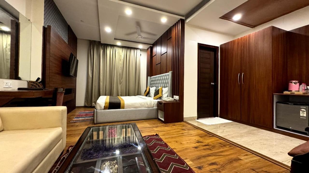 Hotel River Rhythm Assi Ghat Váránaszi Kültér fotó