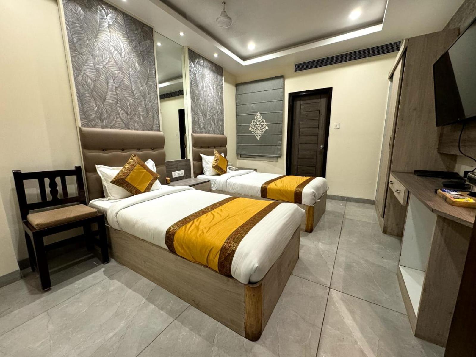 Hotel River Rhythm Assi Ghat Váránaszi Kültér fotó