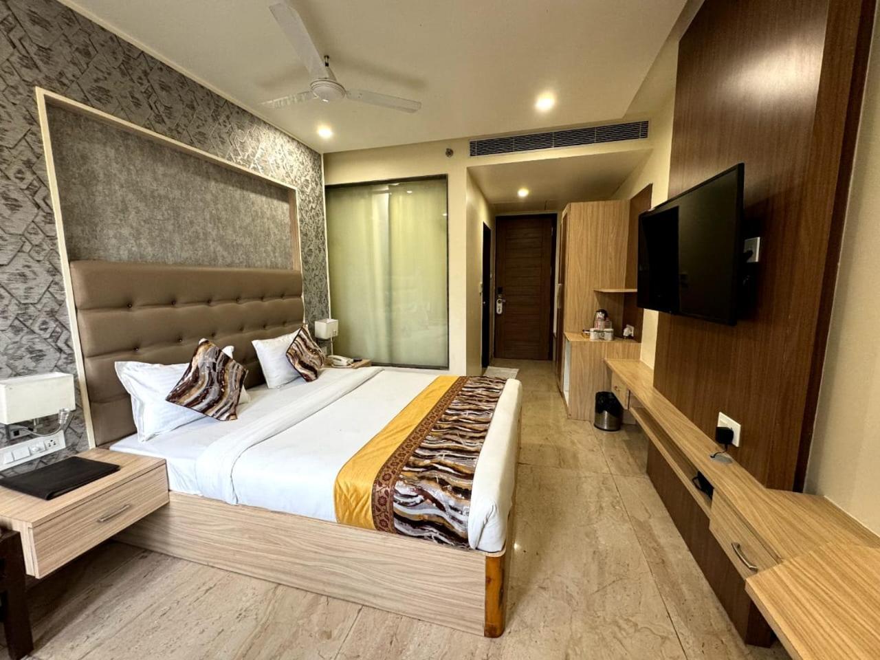 Hotel River Rhythm Assi Ghat Váránaszi Kültér fotó