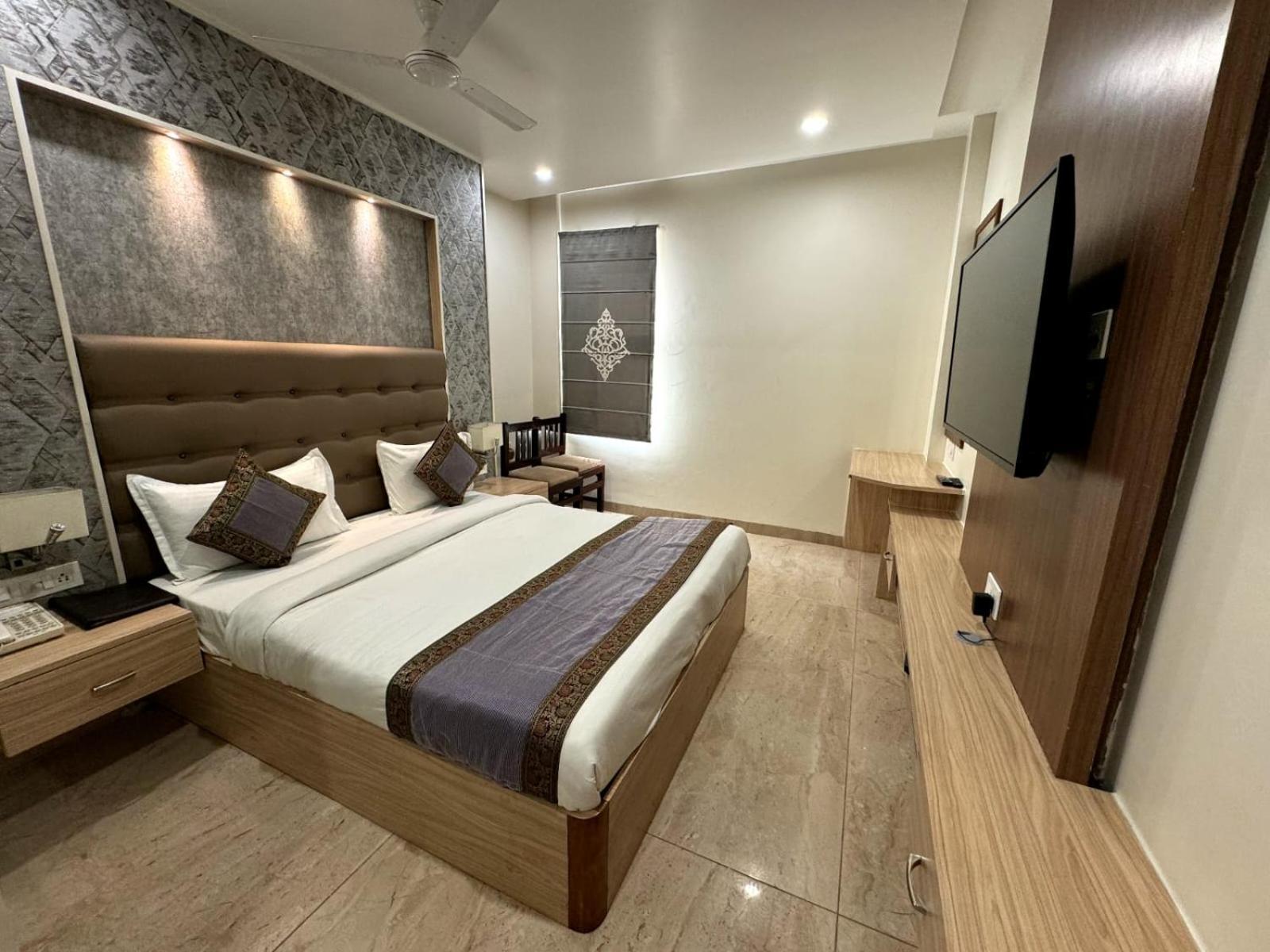 Hotel River Rhythm Assi Ghat Váránaszi Kültér fotó